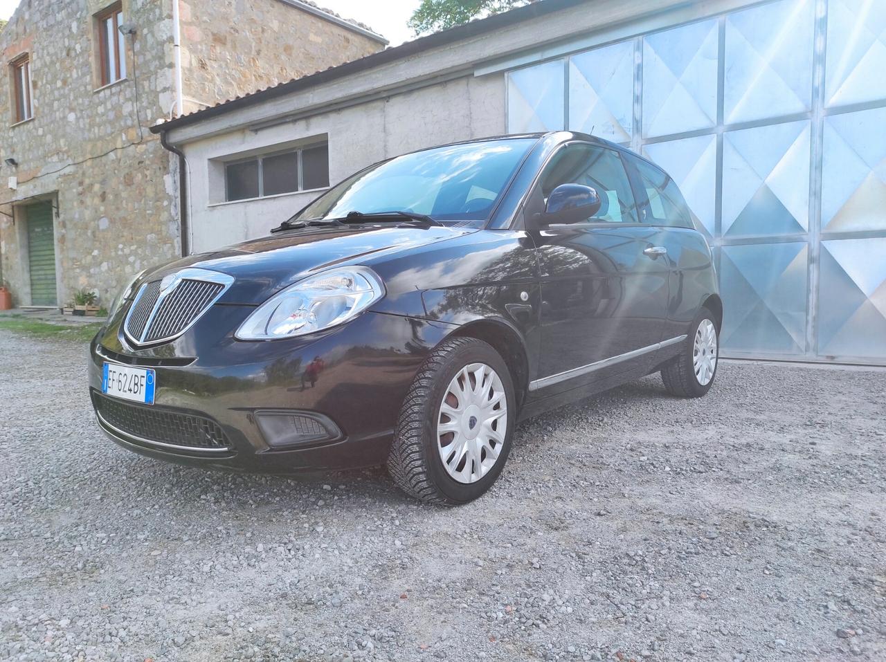 Lancia Ypsilon 1.3 MJT 75 CV Platinum