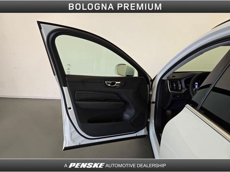 Volvo XC60 B4 (d) AWD automatico Core