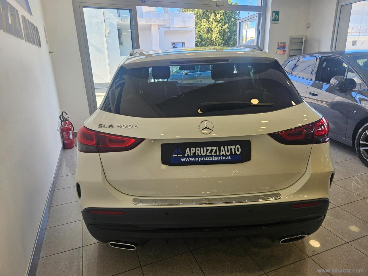 MERCEDES-BENZ GLA 200 d Automatic Premium