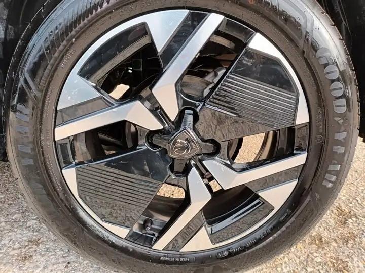 Peugeot 2008 PureTech 100cv S&S Allure