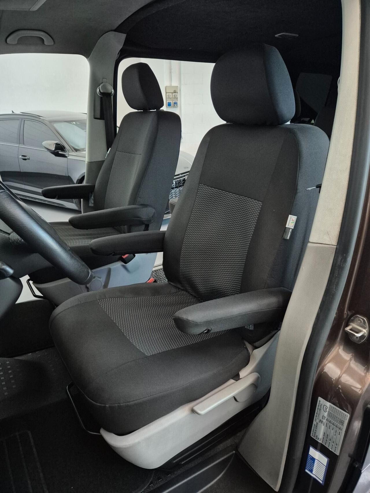 Volkswagen T5 Caravelle 2.0d 140cv 5P CarPlay Navi Ganciotraino Subwoofer