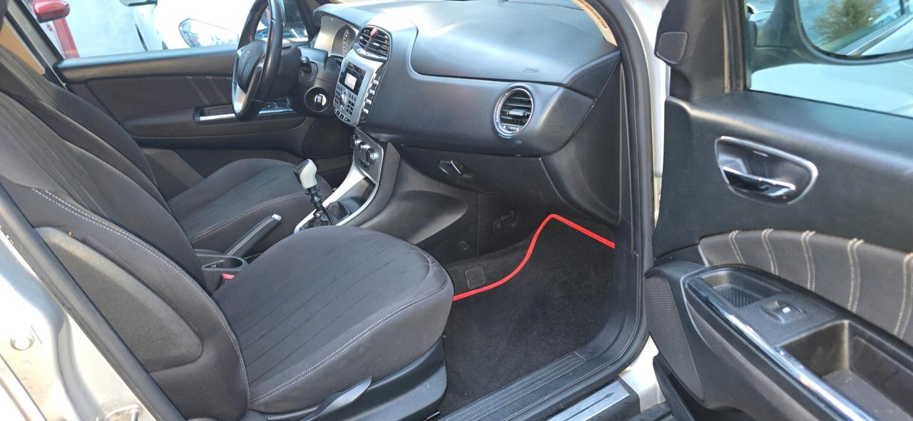 Lancia Delta 1.6 MJT DPF Silver