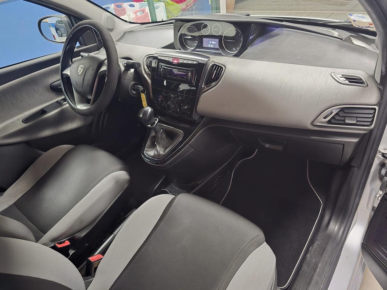 Lancia Ypsilon 0.9 TwinAir 85 CV 5 porte Metano Ecochic Gold