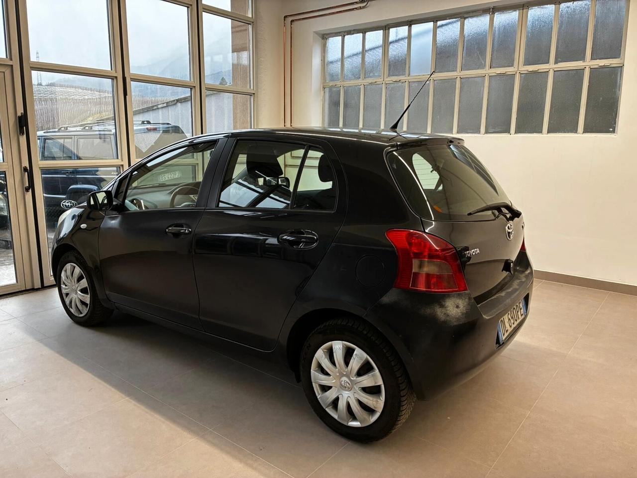 Toyota Yaris 1.3 BENZINA 5PORTE