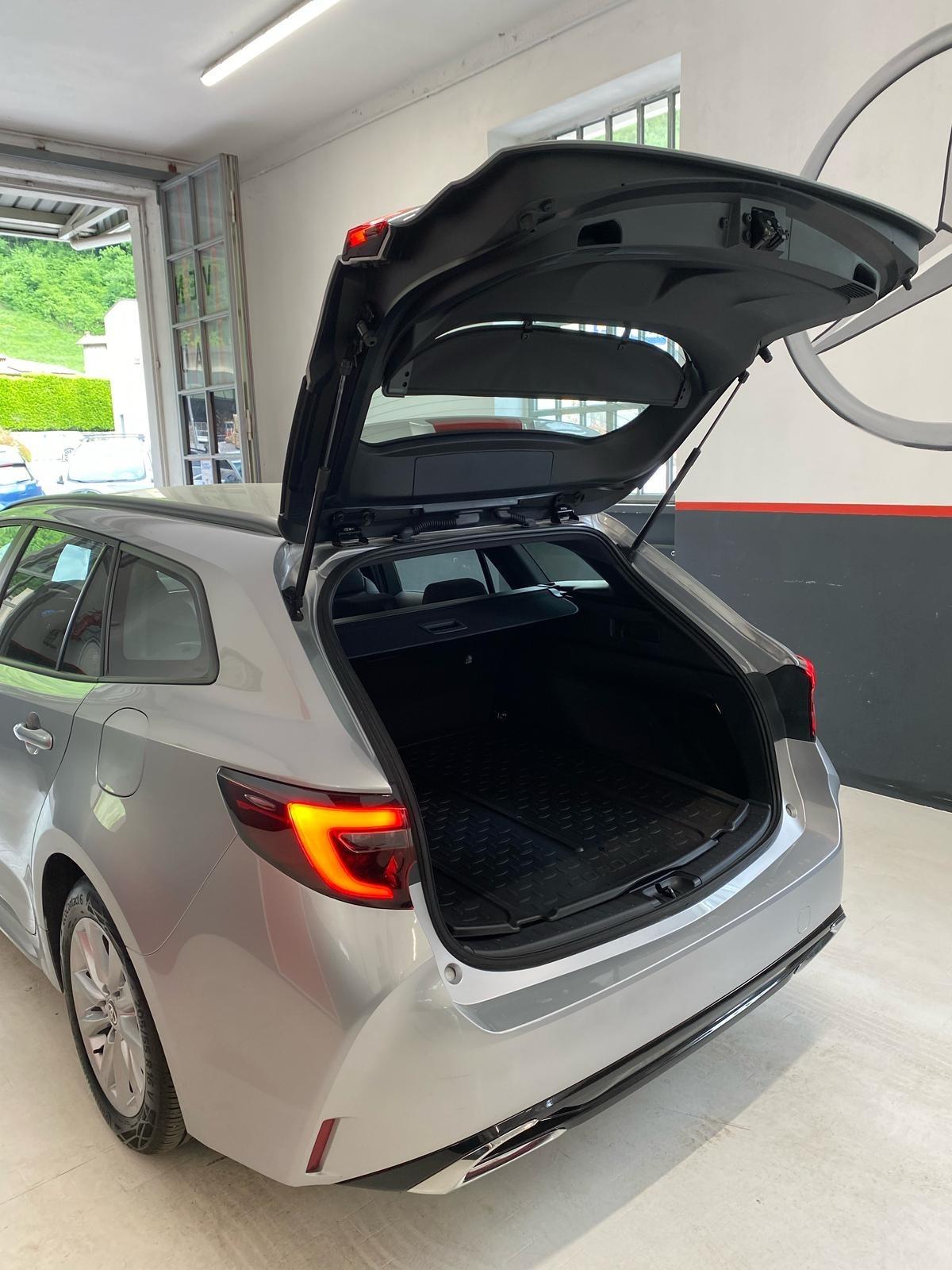 Toyota Corolla GR SPORT 1.8 Hybrid Touring Sports