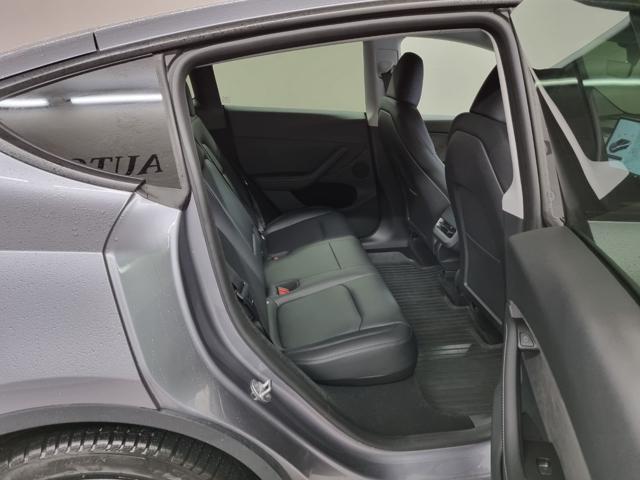 TESLA Model Y AWD Performance