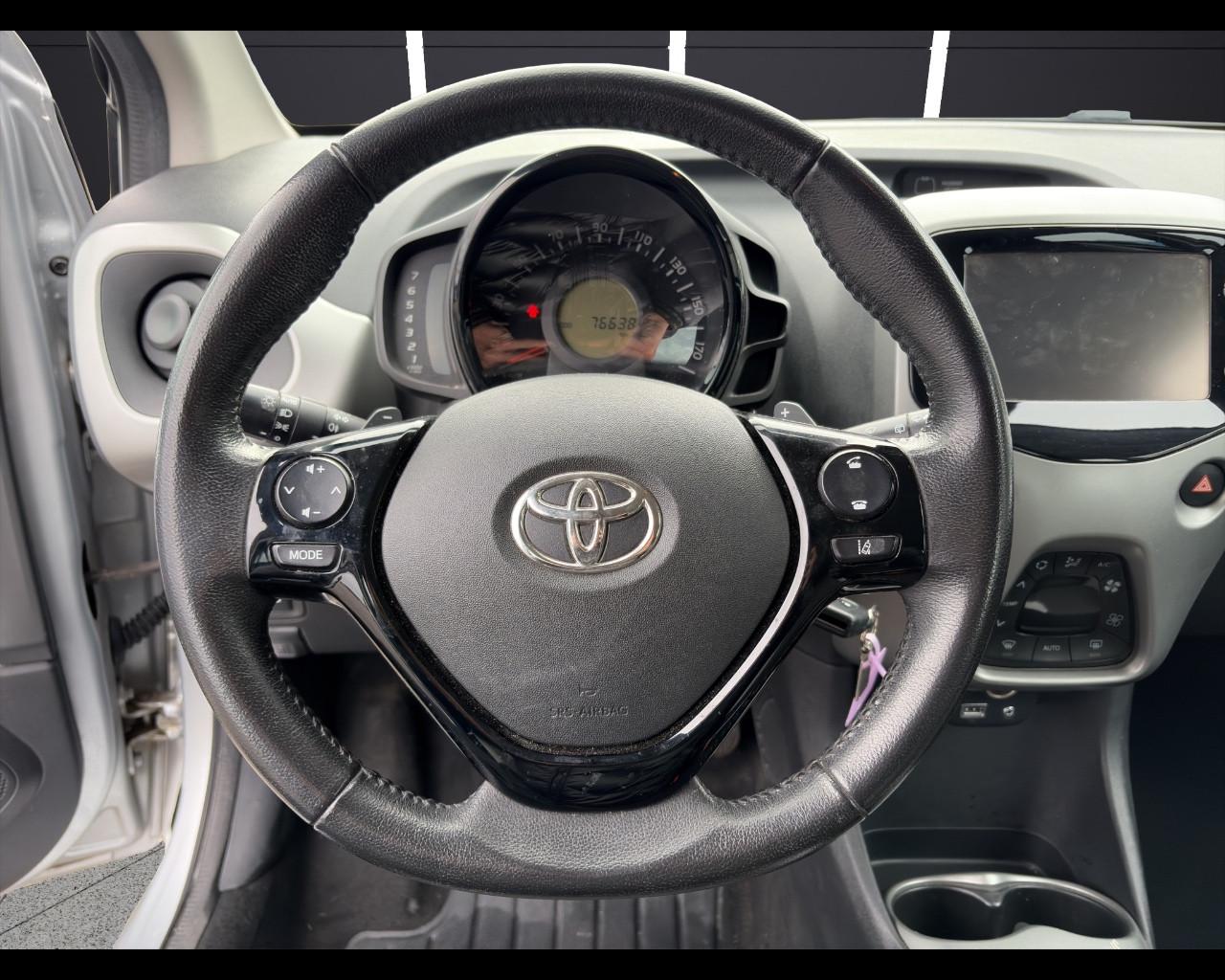 TOYOTA Aygo 1.0 VVT-i 69 CV 5 porte x-play MMT