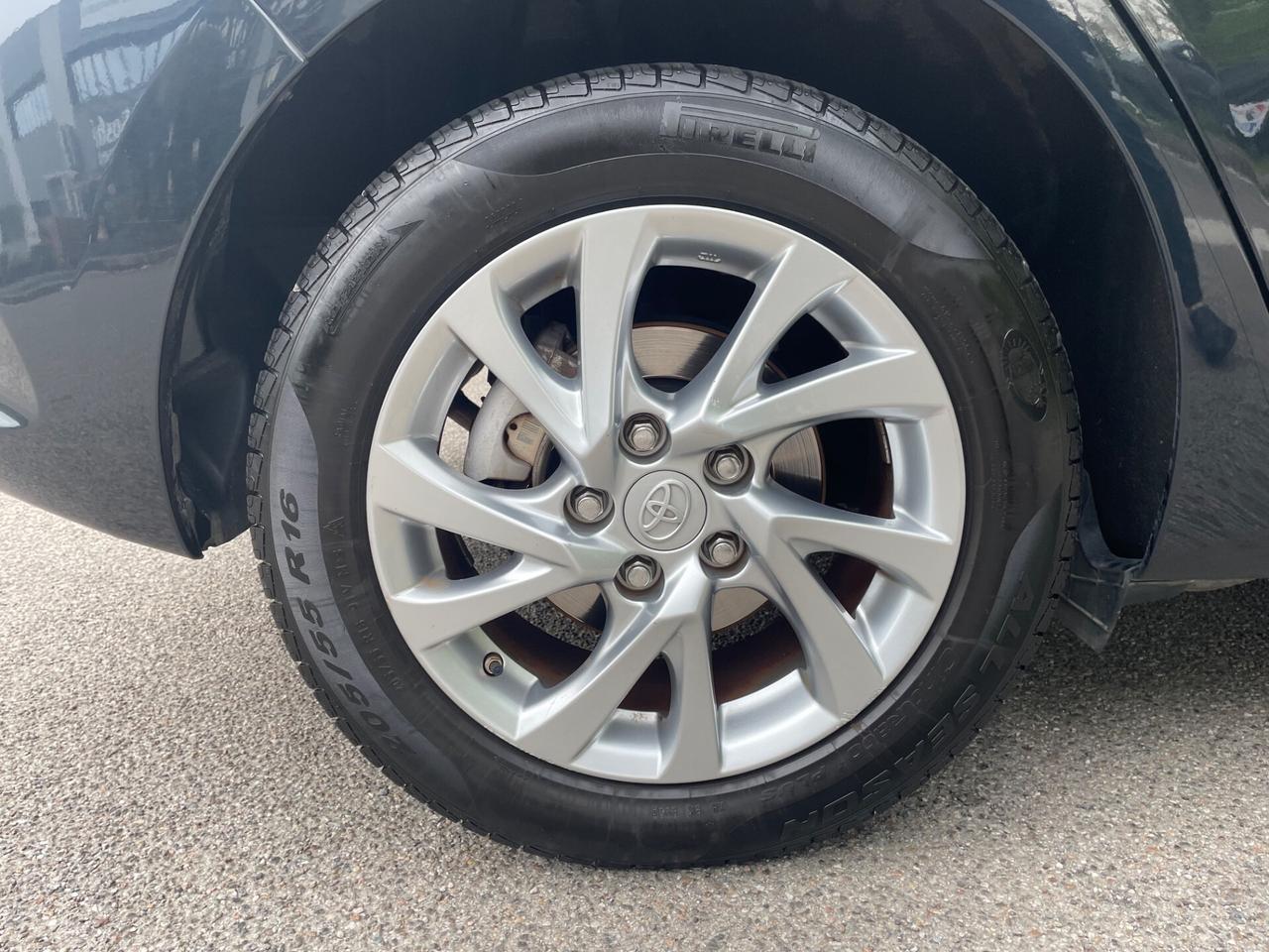 Toyota Auris 1.8 Hybrid*Neopatentati*Unico proprietario