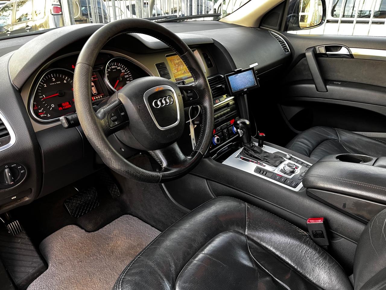 Audi Q7 3.0 V6 TDI GANCIO TRAINO quattro tiptronic