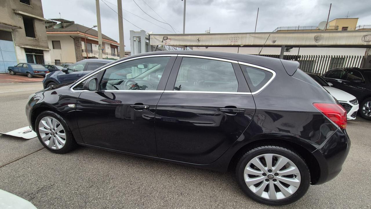 Opel Astra 1.6 T 16V 5 porte Cosmo