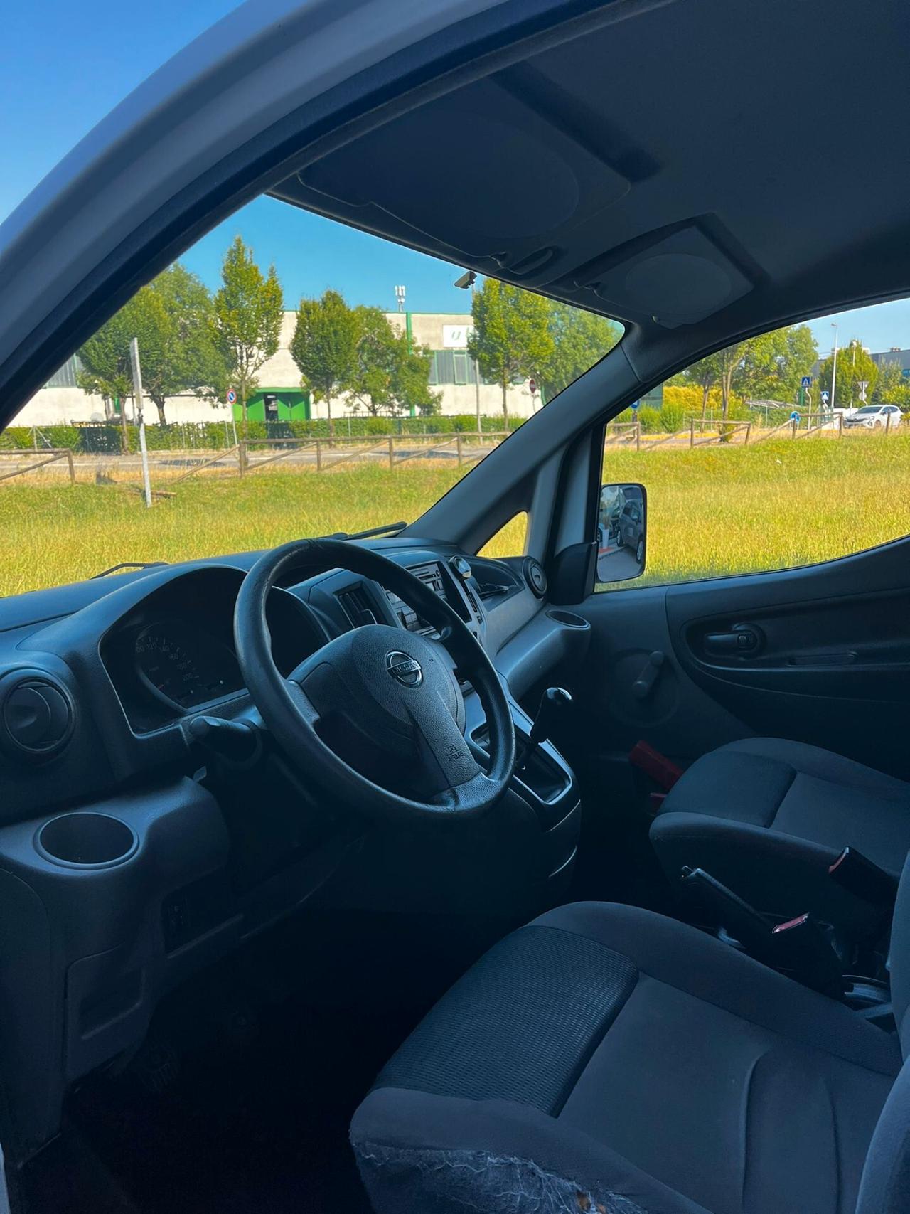 NISSAN NV200