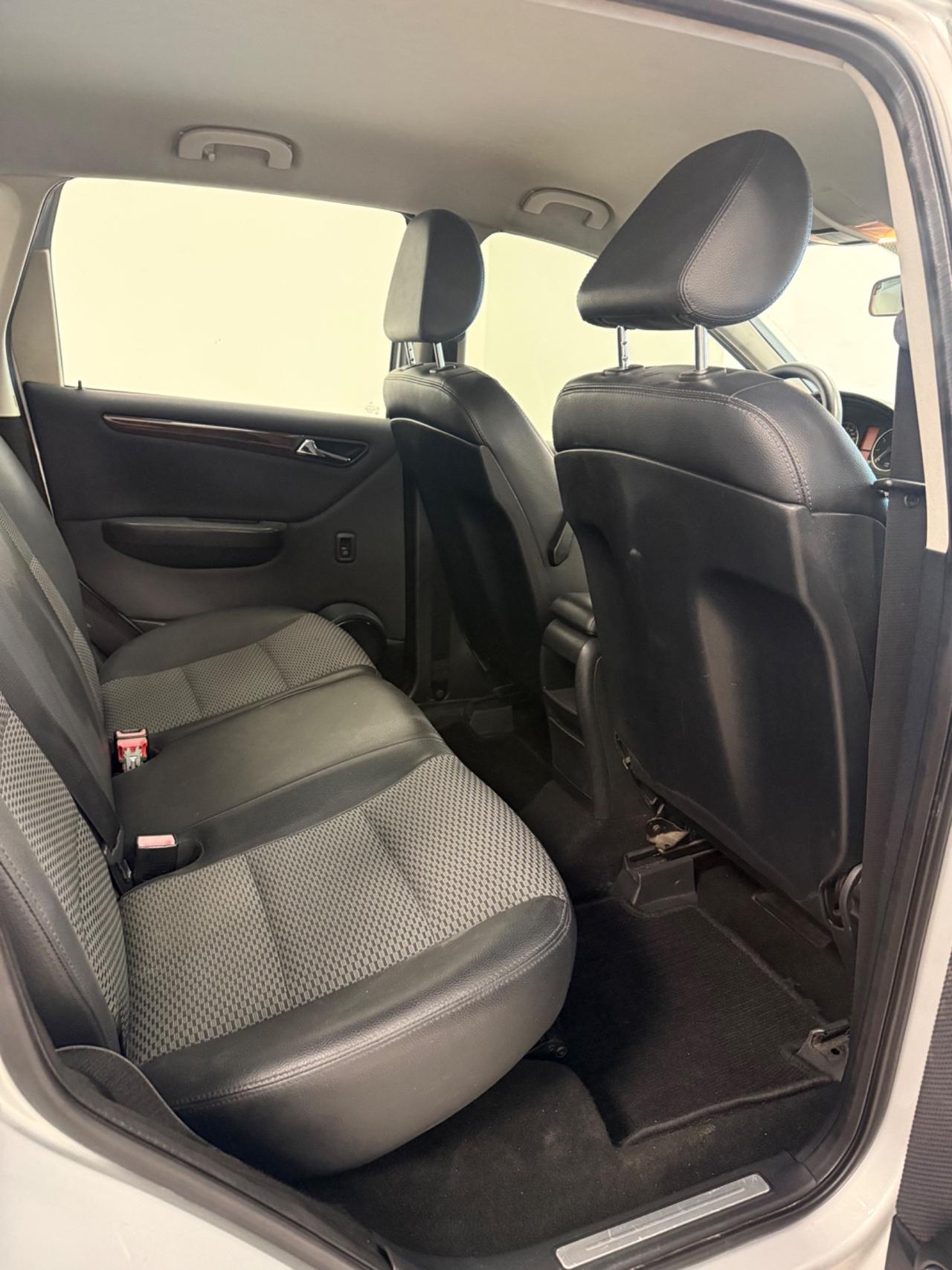 Mercedes-benz A 170 180 BlueEFFICIENCY Avantgarde