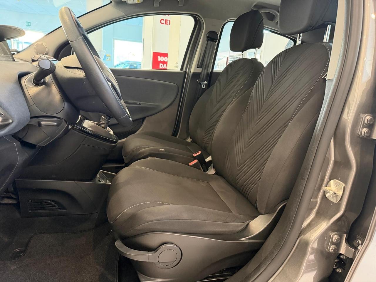 Lancia Ypsilon 1.0 FireFly 5 porte S&S Hybrid Ecochic Gold