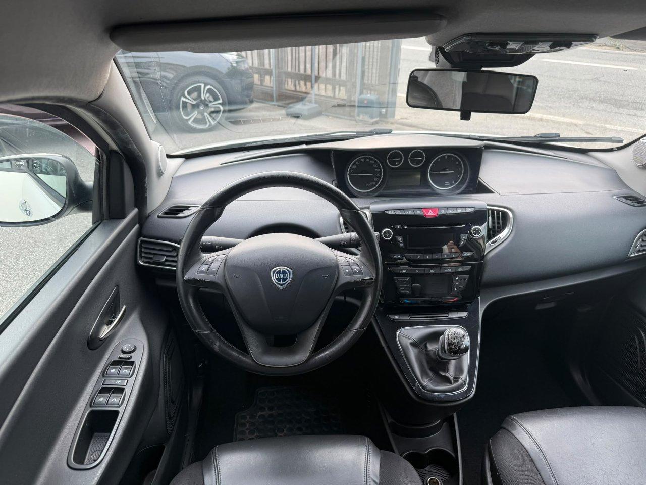 Lancia Ypsilon 5 Porte Ypsilon 1.2 8v Platinum ecochic Gpl 69cv