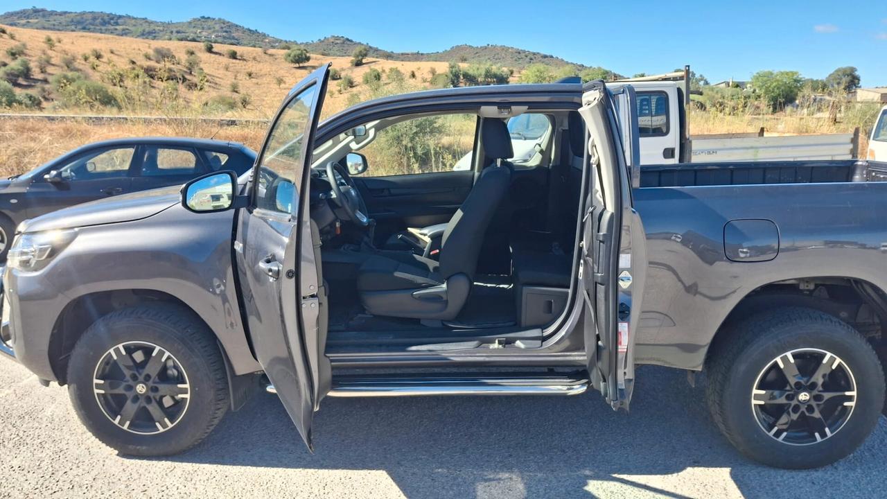 Toyota Hilux 2.4 D-4D 4WD 2 porte Extra Cab Comfort