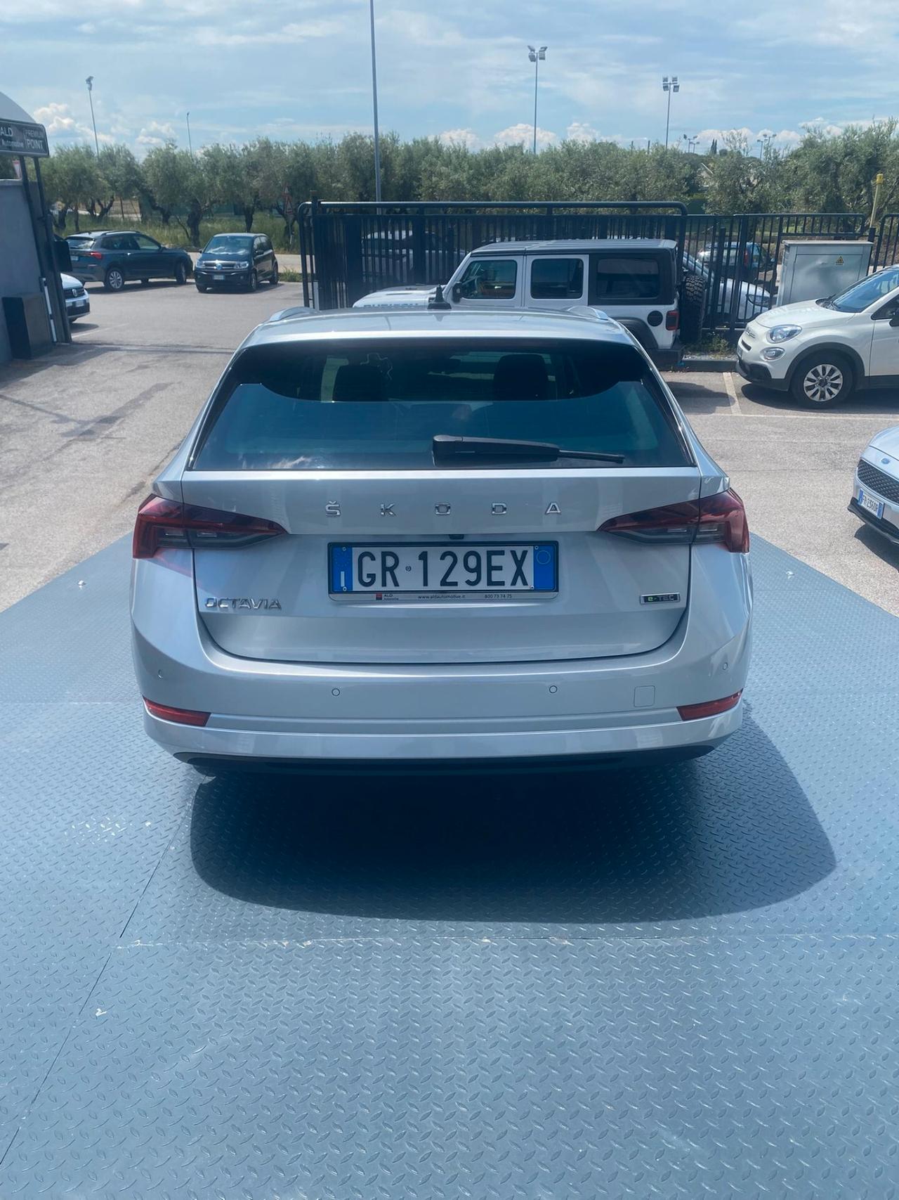 Skoda Octavia 1.5 e-TEC DSG Wagon Style
