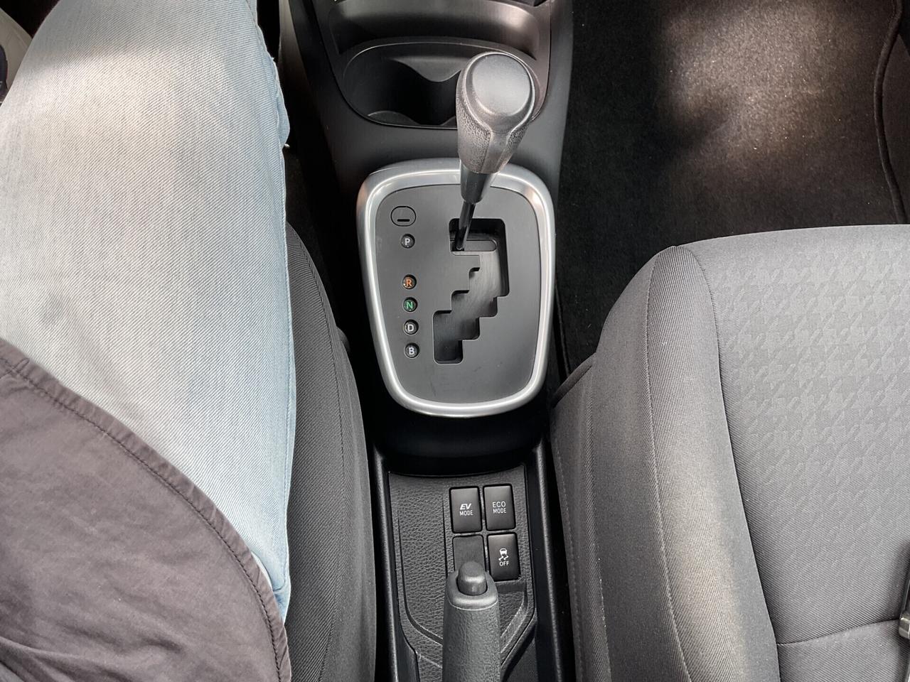 Toyota Yaris 1.5 Hybrid 5 porte Active