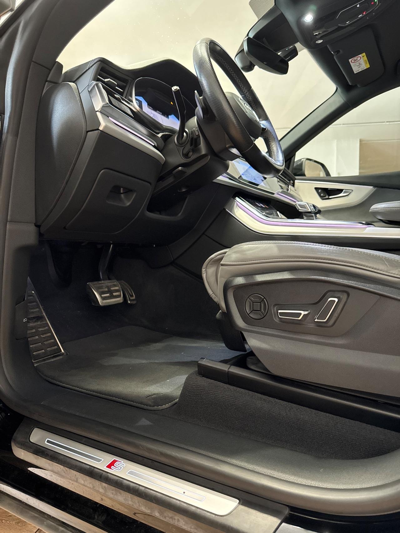 Audi Q8 45 TDI mhev Sport
