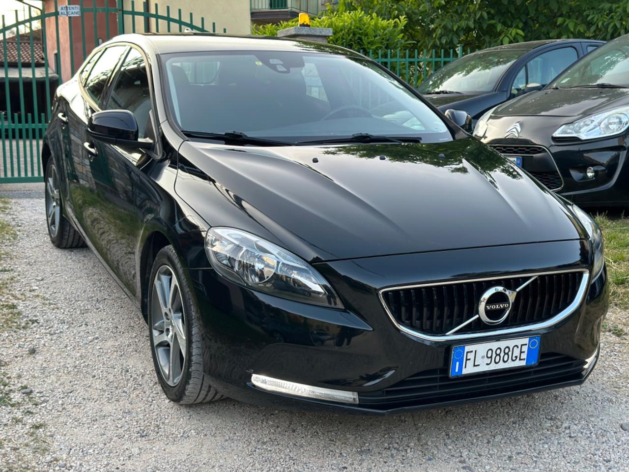 Volvo V40 D2 MOMENTUM KMCERT UNICOPR EU6B