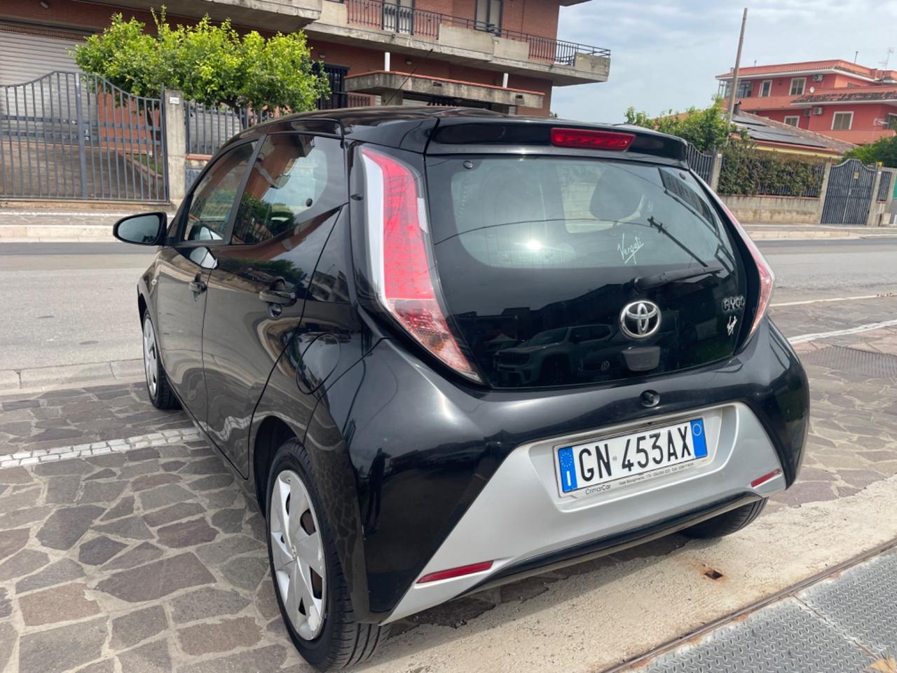 Toyota Aygo 1.0 VVT-i 69 CV 5 porte x-business
