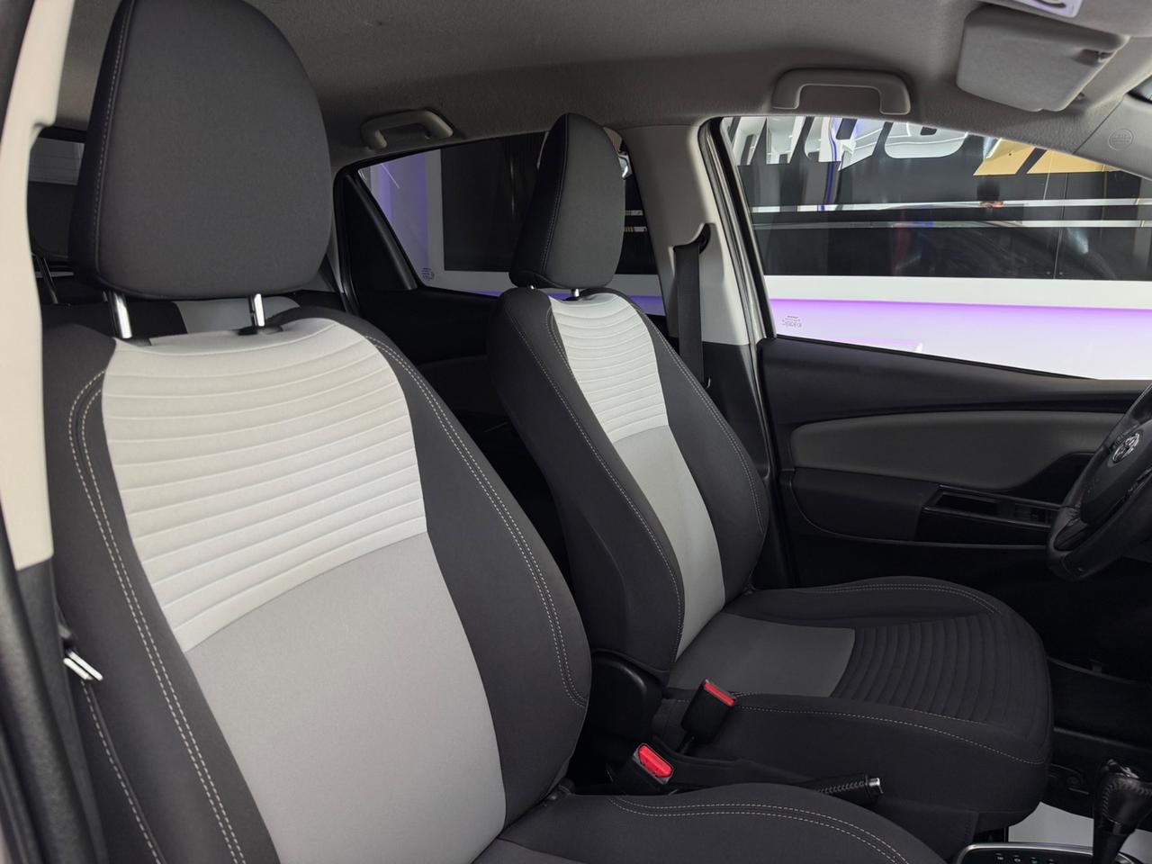 Toyota Yaris Hybrid Lounge Full Optional