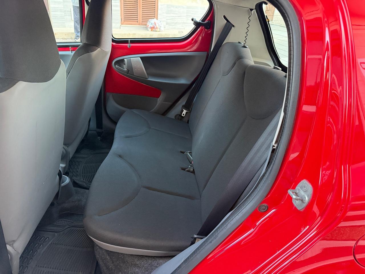 Toyota Aygo 1.0 12V VVT-i 5 porte Sol