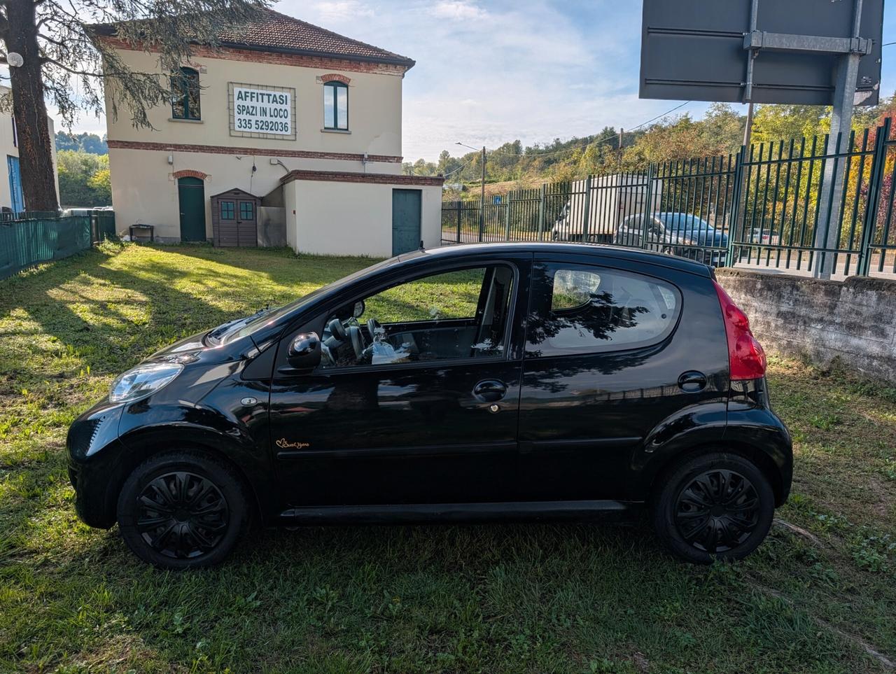 Peugeot 107 1.0 68CV 5p. Sweet Years 2Tronic