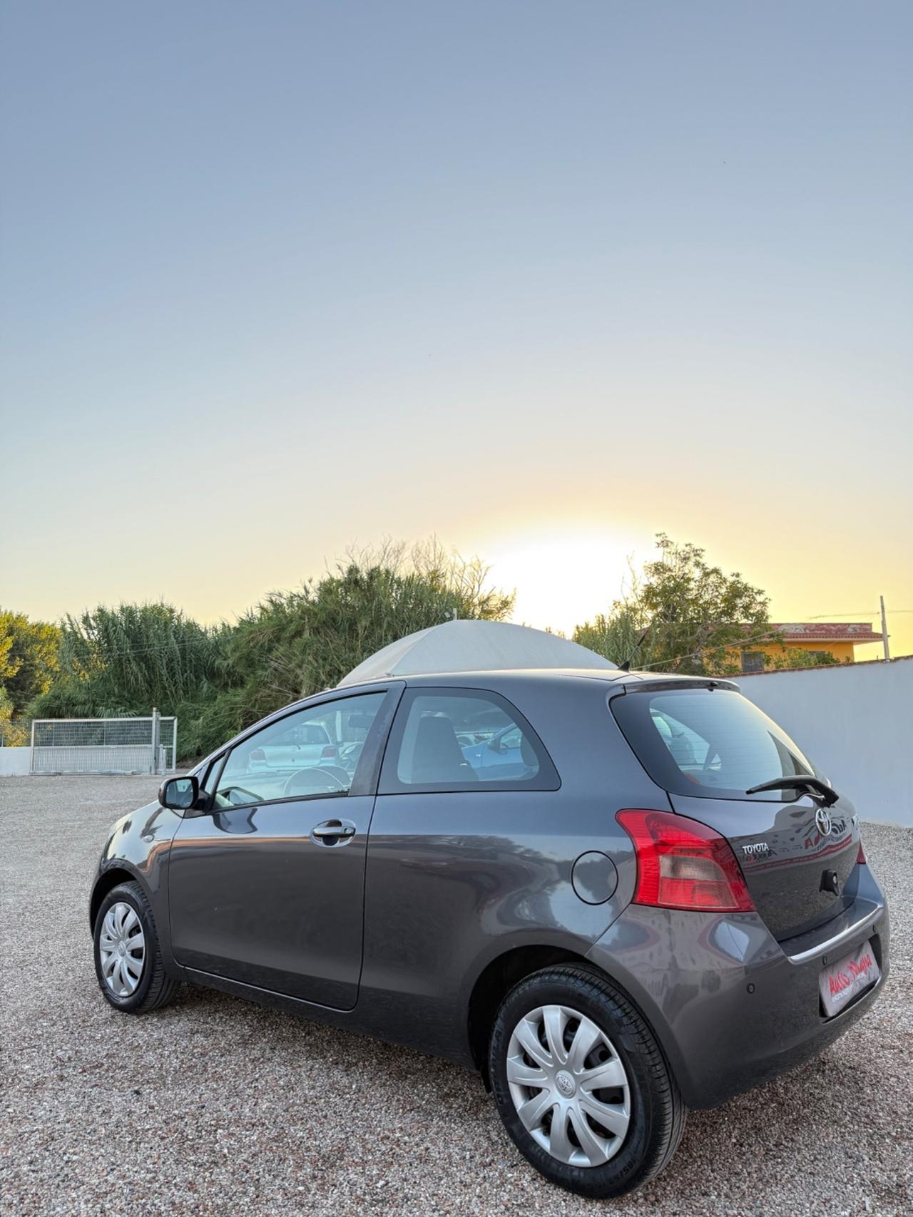 Toyota Yaris 1.0 3 porte Sol
