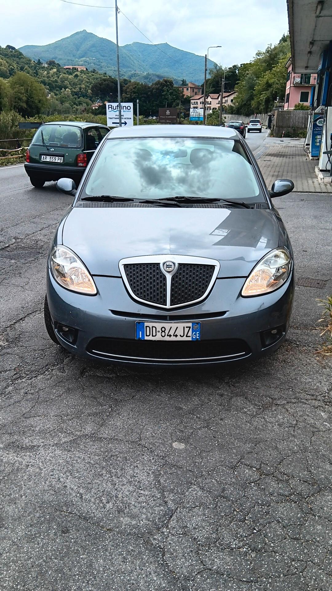 Lancia Ypsilon 1.4 Platino