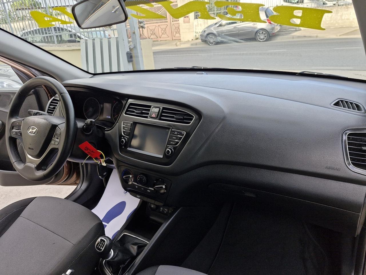 HYUNDAI I20 1.2 CONNECTILNE 75CV ANNO 10/2019