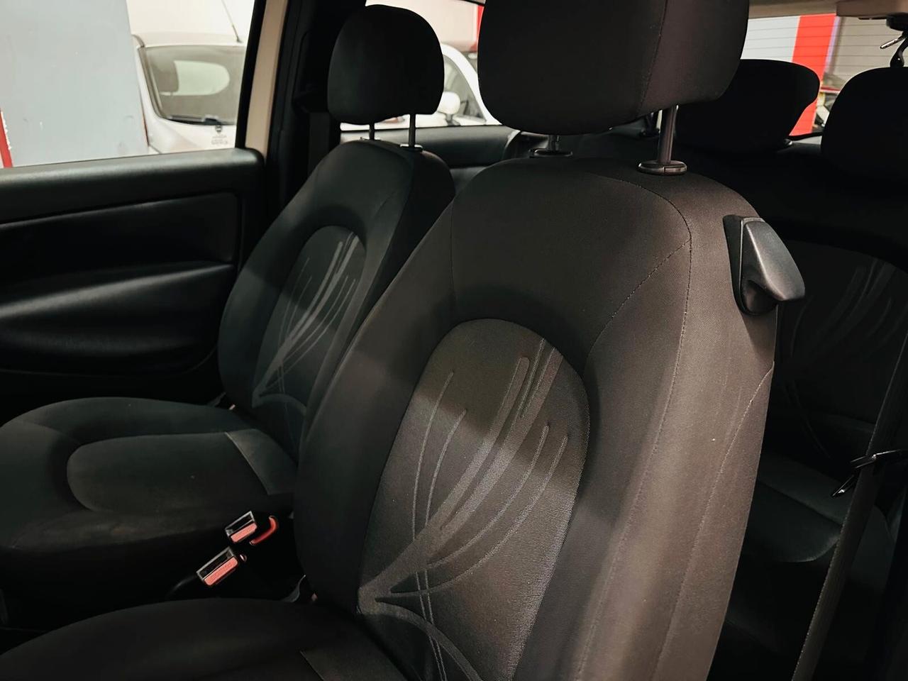 Lancia Ypsilon 1.3 MJT 75 CV Elle