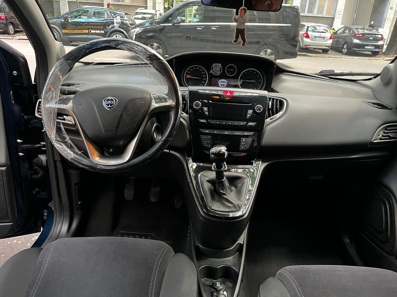 Lancia Ypsilon 1.2 69 CV 5 porte Platinum