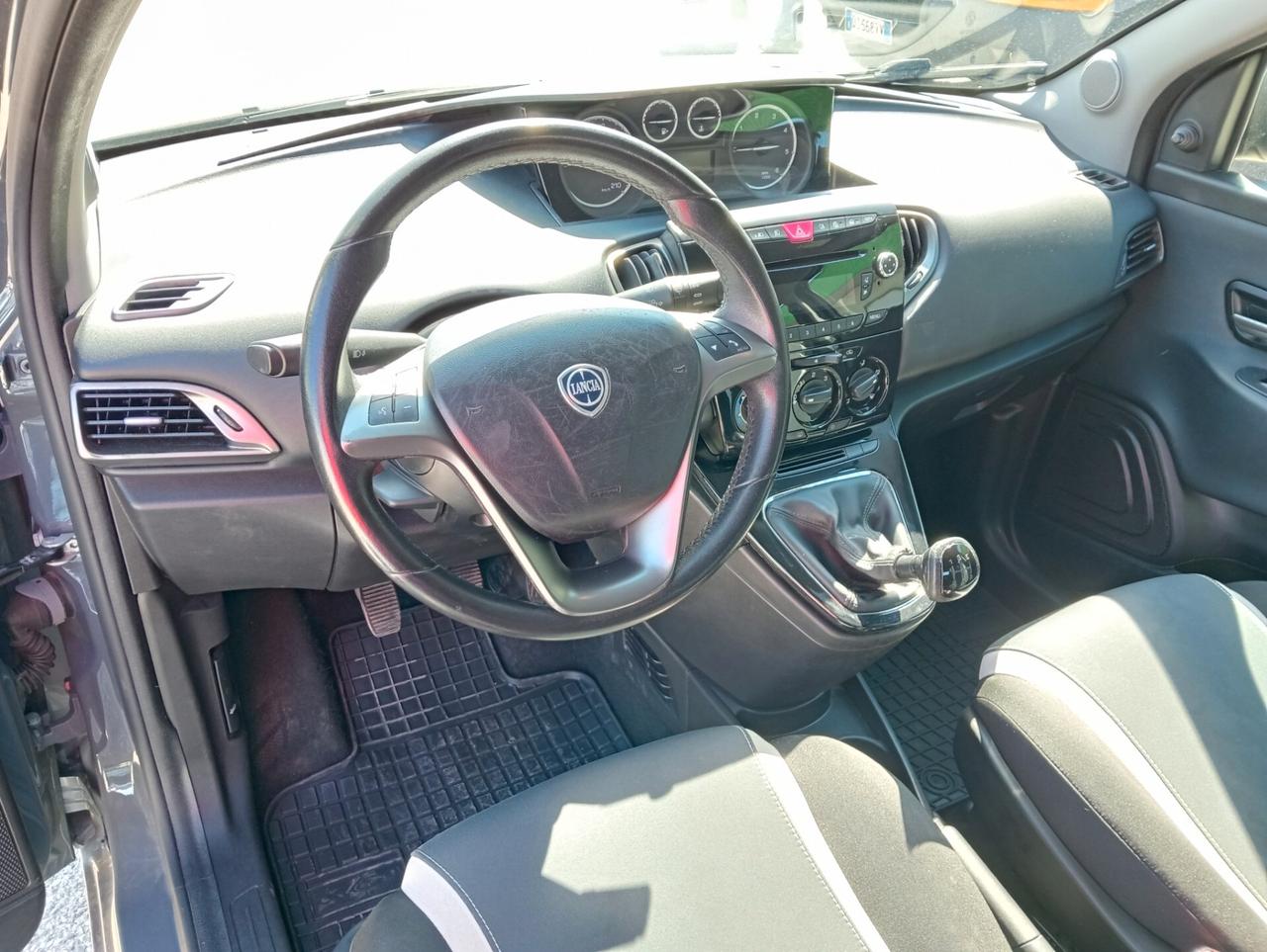 Lancia Ypsilon 1.3 MJET 95CV Elefantino