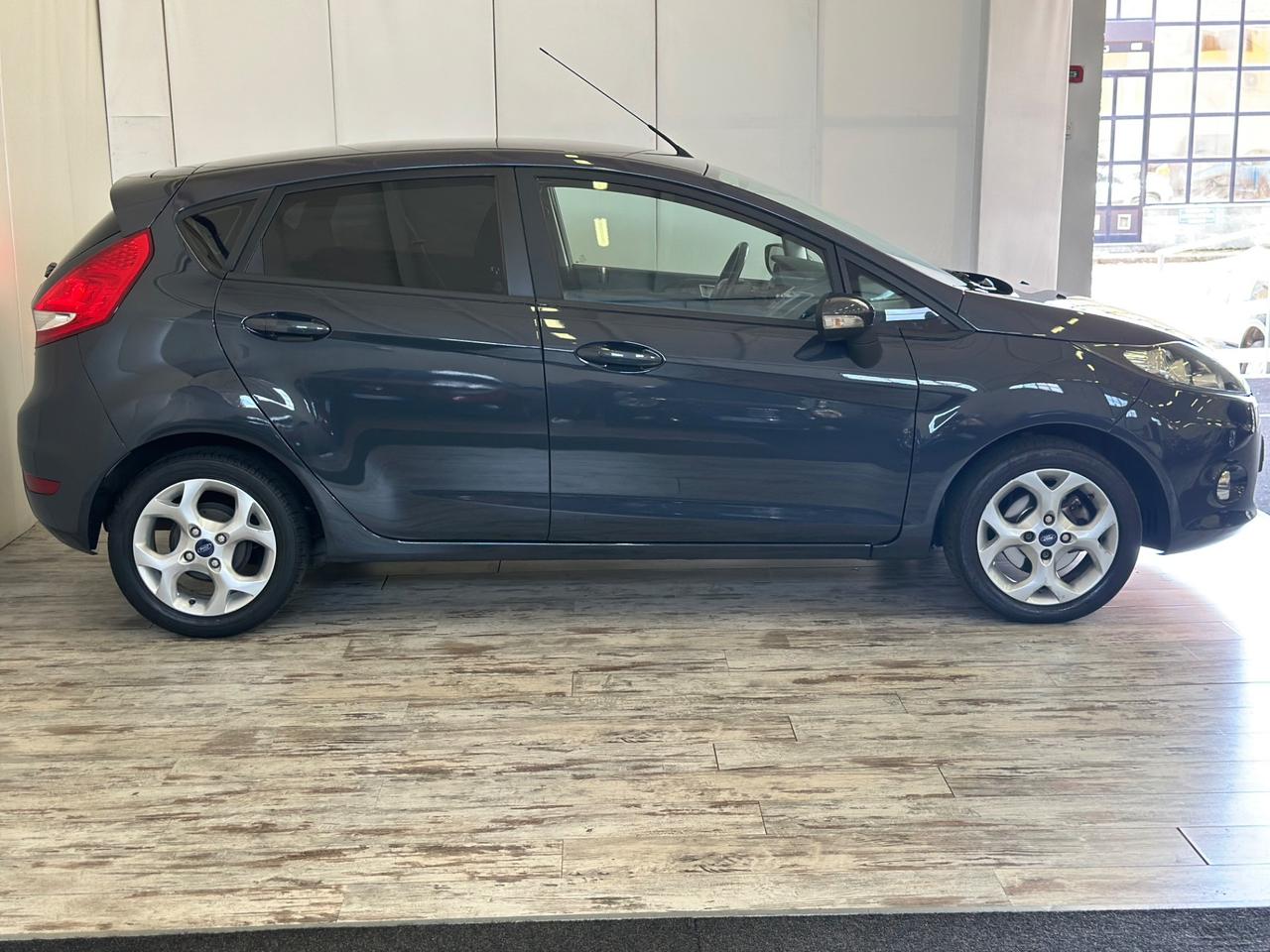 Ford Fiesta Ikon 1.4 TDCi 5 porte Ok neopatentati