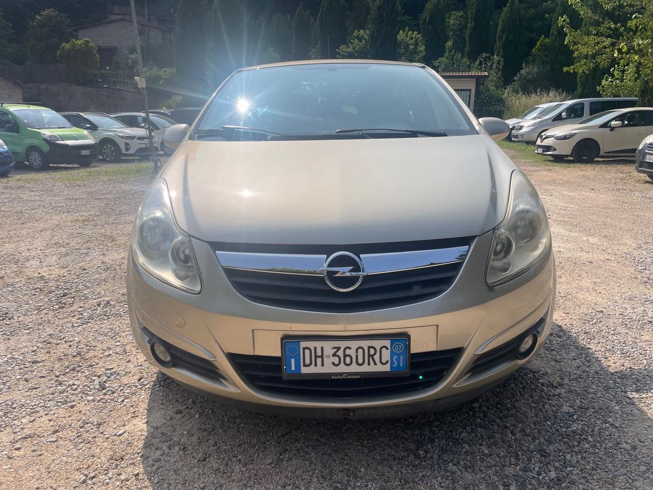 Opel Corsa 1.2 5 porte Cosmo