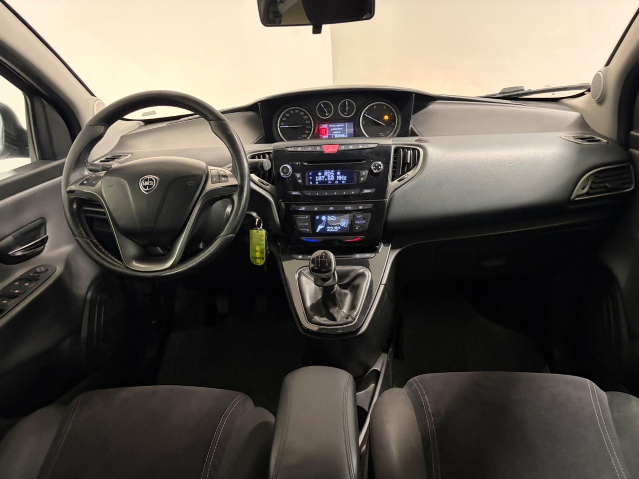 Lancia Ypsilon 0.9 TwinAir 85 CV 5 porte S&S Platinum