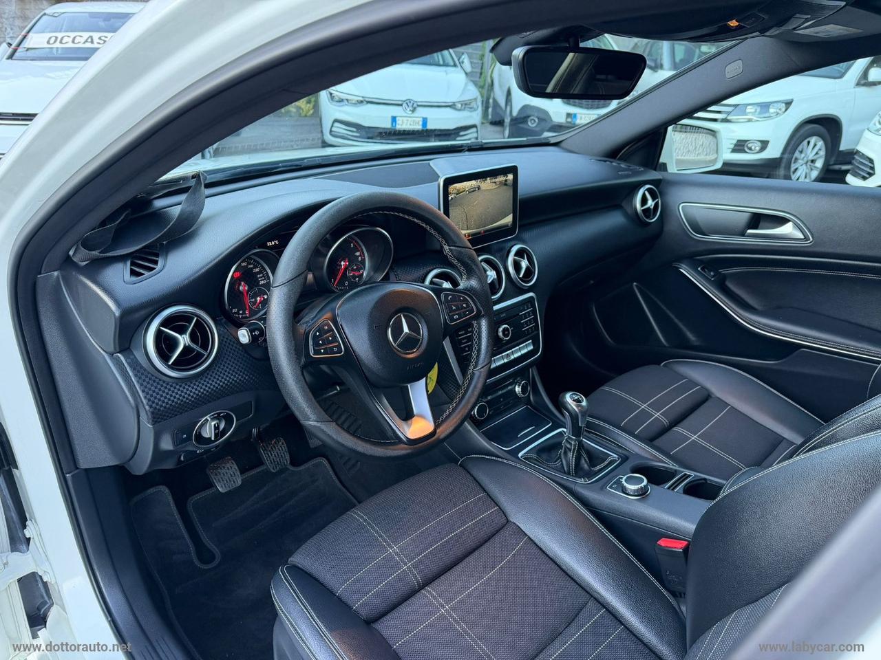 MERCEDES-BENZ A 180 d Premium