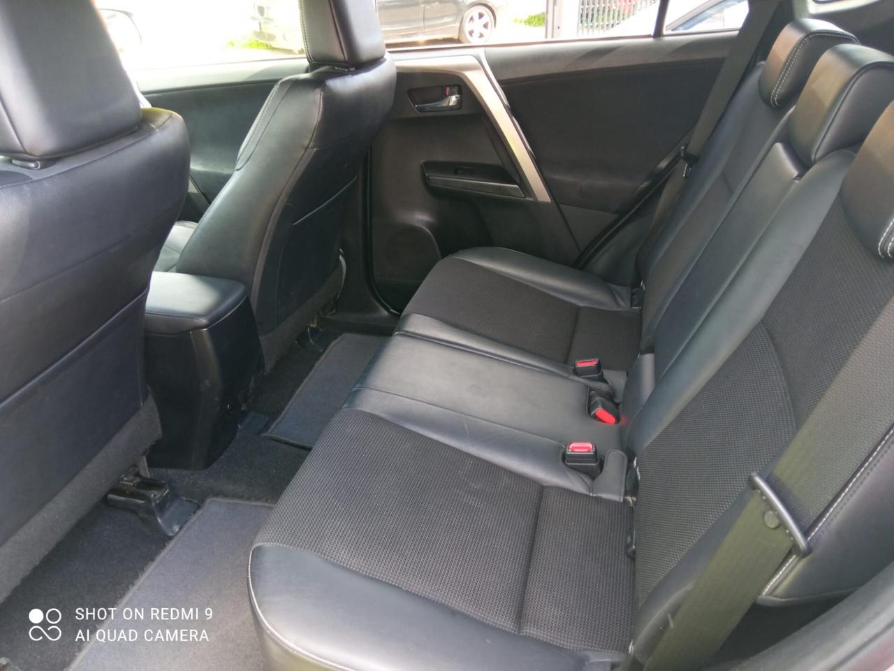 Toyota RAV 4 RAV4 2.0 D-4D 2WD Style