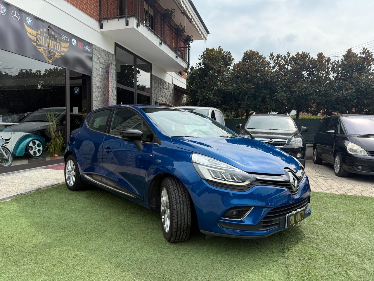 Renault Clio 90 CV 5 porte Moschino Intens /OK NEOPATENTATI