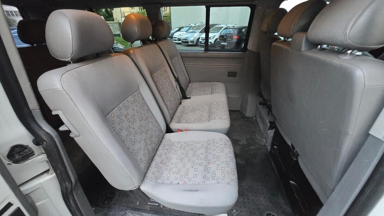 Volkswagen Transporter Caravelle 1.9 TDI/102CV PL 9POSTI
