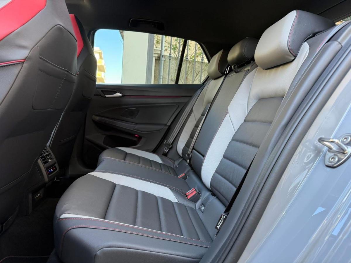 New Volkswagen Golf 8.5 GTI 2.0 TSI 265 CV