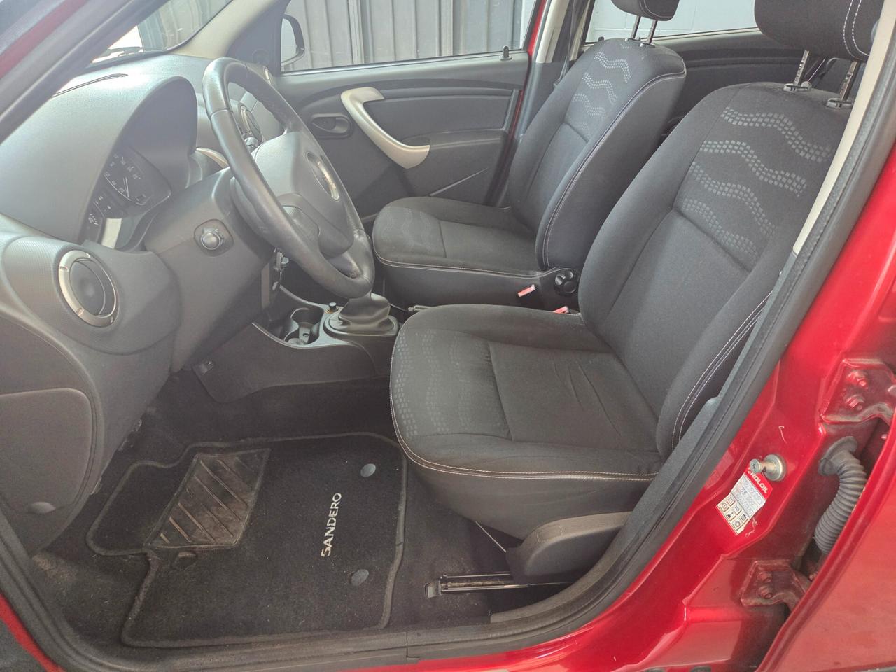 Dacia Sandero 1.6 8V Lauréate