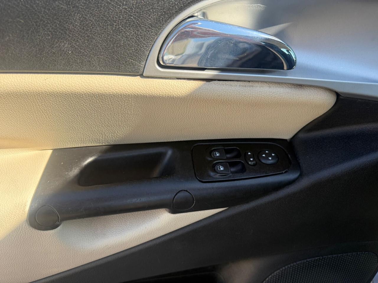 Lancia Ypsilon 1.2 69 CV Argento