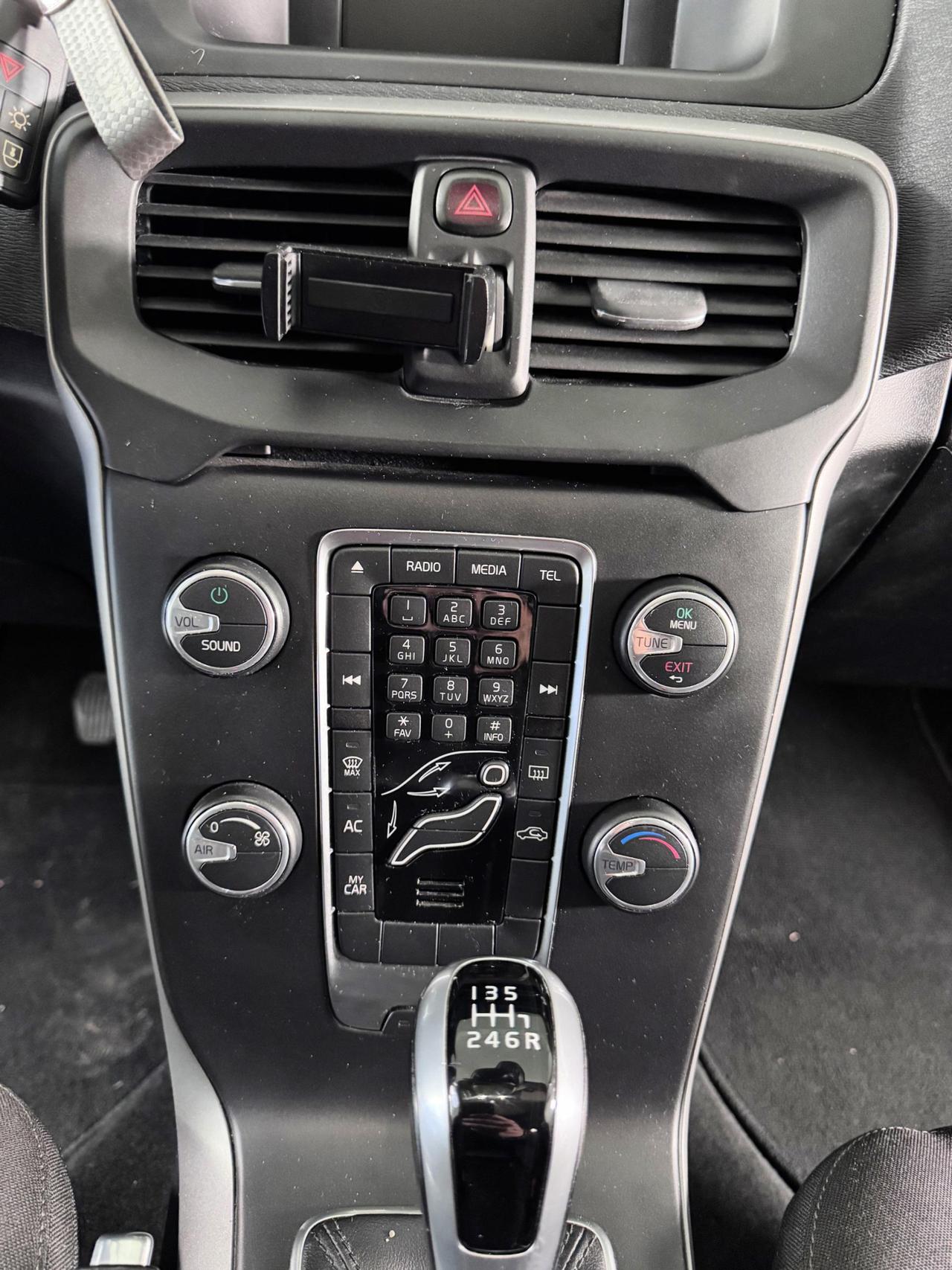 Volvo V40 2.0 d2 Momentum my17