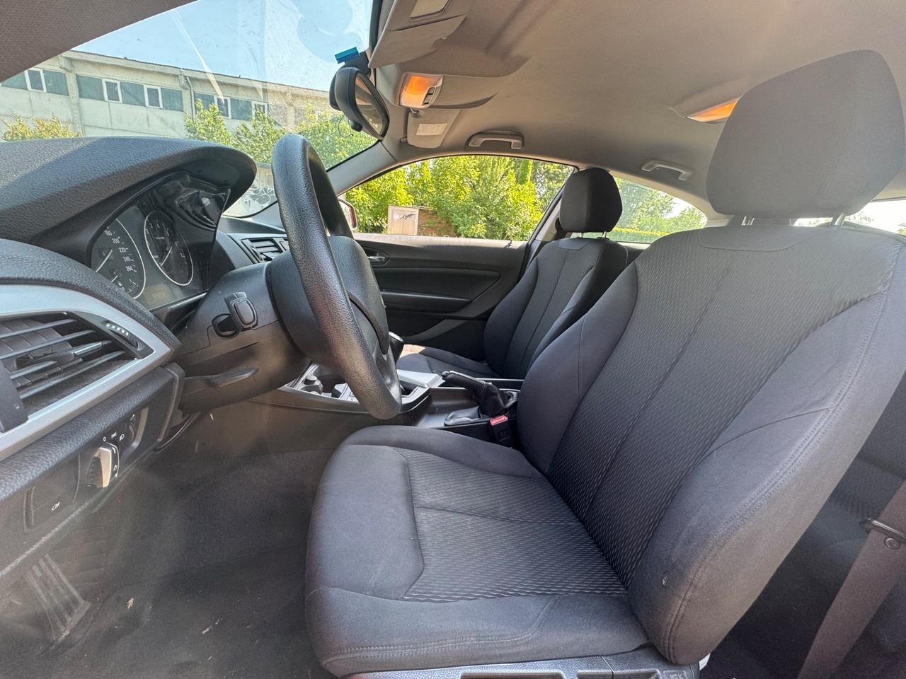 Bmw 114 114i 3p. Unique