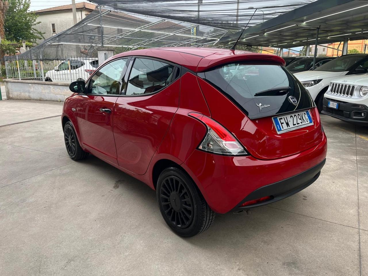 Lancia Ypsilon 1.2 69 CV 5 porte GPL Ecochic Elefantino Blu