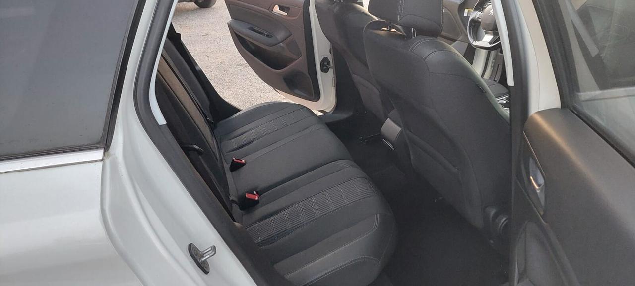 Peugeot 308 BlueHDi 130 S&S SW Allure