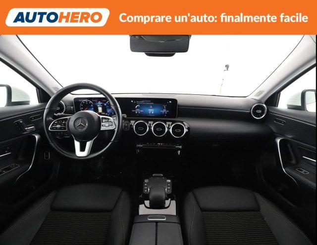 MERCEDES-BENZ A 200 d Automatic Premium