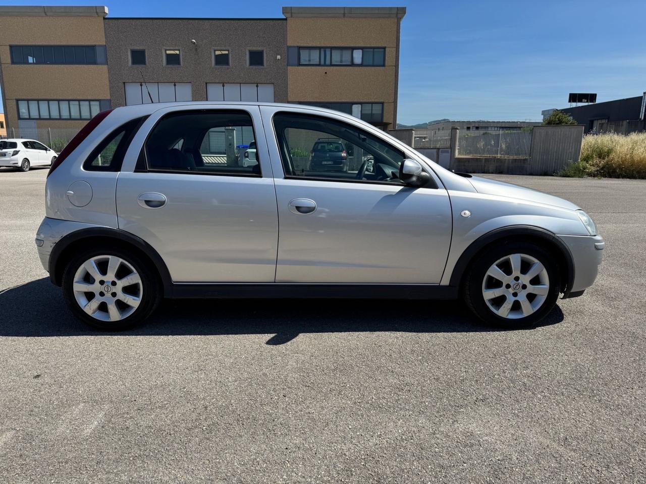 Opel Corsa 1.2 benzina 5 porte Cosmo