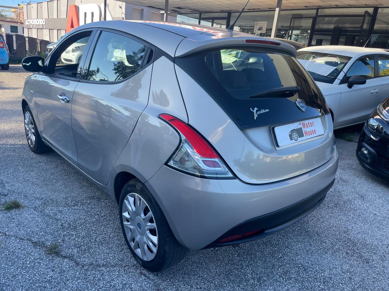 Lancia Ypsilon 1.2 69 CV 5 porte S&S Silver